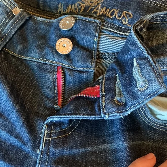 Almost Famous Ripped Jeans - Picture 5 of 5